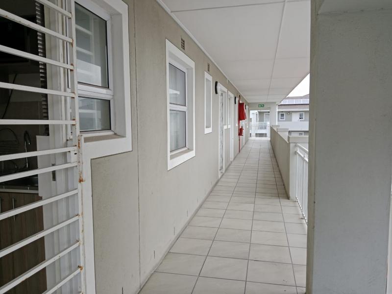 2 Bedroom Property for Sale in Cravenby Western Cape